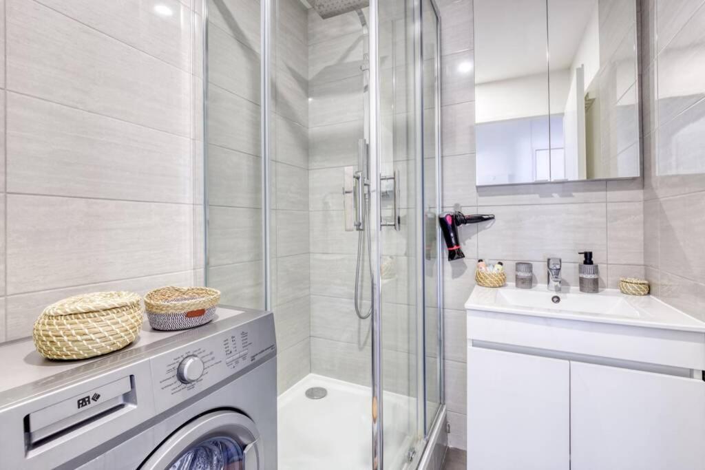 Ferienwohnung L'Elysee - Easy Check-In - Arrivee Autonome - Place Parking Privative - T2 Surequipe - Wifi - Netflix Courcouronnes Exterior foto